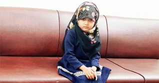 কোরআন হিফজ করল ৭ বছরের ওয়ারদা