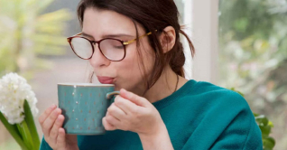 ওজন কমে গরম পানি খেলে!