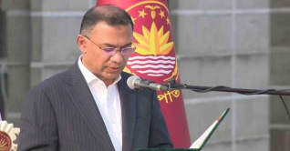 প্রধানমন্ত্রীর শপথ নিলেন তারেক রহমান প্রধানমন্ত্রীর শপথ নিলেন তারেক রহমান