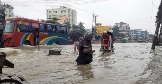 টানা বৃষ্টিতে জলমগ্ন চট্টগ্রাম, ভোগান্তি চরমে টানা বৃষ্টিতে জলমগ্ন চট্টগ্রাম, ভোগান্তি চরমে
