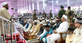 জাতীয় ঈদগাহে নামাজ পড়েছেন প্রধান উপদেষ্টা জাতীয় ঈদগাহে নামাজ পড়েছেন প্রধান উপদেষ্টা