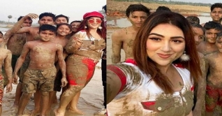 অপু বিশ্বাসের কাদামাখি দেখে অবাক ভক্তরা! অপু বিশ্বাসের কাদামাখি দেখে অবাক ভক্তরা!