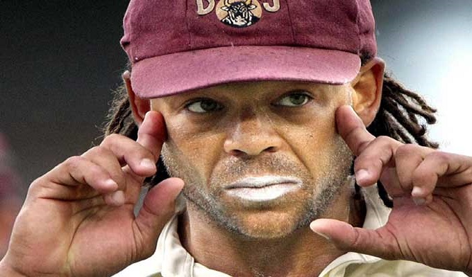 গাড়ি দুর্ঘটনায় ক্রিকেটার অ্যান্ড্রু সাইমন্ডস নিহত