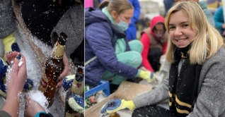 পার্কে বসে ককটেল বানাচ্ছে ইউক্রেনের নারীরা