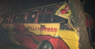 সড়ক দুর্ঘটনায় ইবি’র শিক্ষক-শিক্ষার্থীসহ আহত ৪০