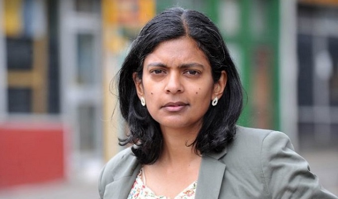 লেবার পার্টির সংসদীয় দল থেকে বরখাস্ত রূপা হক।  পুরনো ছবি।