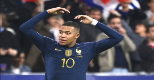 দুই রেকর্ডে পেলেকে ছাড়িয়ে মেসির পাশে এমবাপ্পে