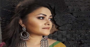 মেয়ের ছবি শেয়ার করেন না কনীনিকা!