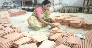 বিজয়পুরের মাটির পণ্য রপ্তানি হচ্ছে নানা দেশে বিজয়পুরের মাটির পণ্য রপ্তানি হচ্ছে নানা দেশে