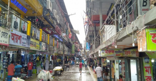 কেরাণীগঞ্জে গার্মেন্টপল্লীতে জমজমাট ঈদের কেনাকাটা কেরাণীগঞ্জে গার্মেন্টপল্লীতে জমজমাট ঈদের কেনাকাটা