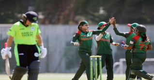 দারুণ জয়ে বিশ্বকাপ বাছাই পর্ব শুরু করলো সালমারা দারুণ জয়ে বিশ্বকাপ বাছাই পর্ব শুরু করলো সালমারা