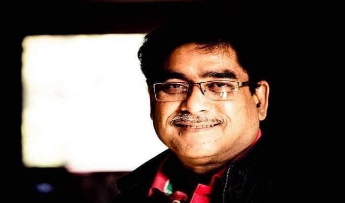 শিশুসাহিত্যিক খালেদ হোসাইন।  ছবি: ফেসবুক থেকে।