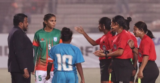 নানা নাটকীয়তার পর যৌথ চ্যাম্পিয়ন বাংলাদেশ ও ভারত