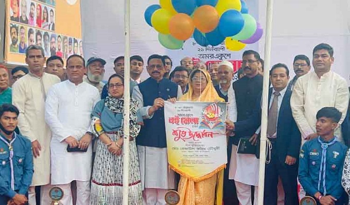 চট্টগ্রামে মুক্তিযুদ্ধের চেতনায় ভাস্বর ২১ দিনব্যাপী একুশে বইমেলা আজ বুধবার শুরু হয়েছে।