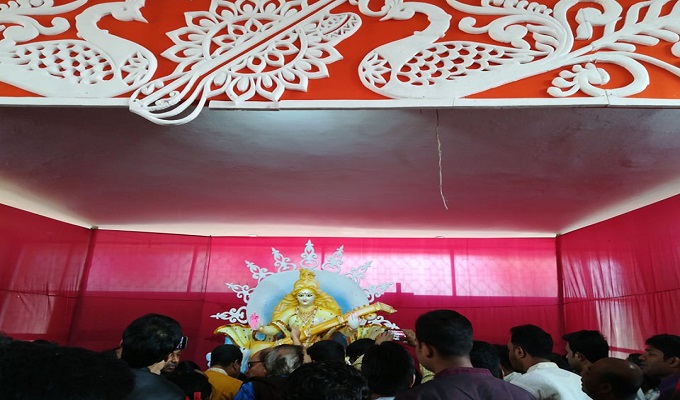 ঢাবির জগন্নাথ হলে চলছে সরস্বতী পূজা, ছবি : উইমেননিউজ২৪.কম