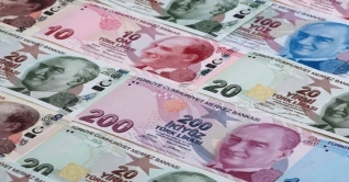 হাতে প্রচুর টাকা, তবু খেটে খেতে হয় তরুণীকে হাতে প্রচুর টাকা, তবু খেটে খেতে হয় তরুণীকে