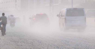 আজ রাজধানী ফাঁকা, তবুও বায়ুদূষণে ৩ নম্বরে আজ রাজধানী ফাঁকা, তবুও বায়ুদূষণে ৩ নম্বরে