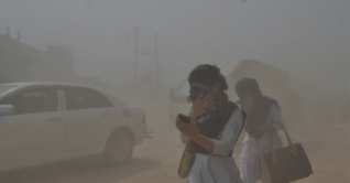 দূষিত বাতাসের শহরের তালিকায় ঢাকা ৬ষ্ঠ