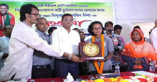 কুষ্টিয়ায় সাফ জয়ী ফুটবলার নীলাকে সংবর্ধনা কুষ্টিয়ায় সাফ জয়ী ফুটবলার নীলাকে সংবর্ধনা
