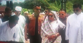 মোজাফফর আহমদের প্রতি শ্রদ্ধা জানালেন প্রধানমন্ত্রী মোজাফফর আহমদের প্রতি শ্রদ্ধা জানালেন প্রধানমন্ত্রী