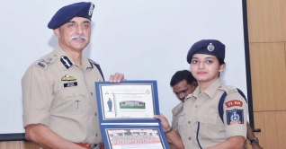 রিসেপশনিস্ট থেকে আইপিএস অফিসার পূজা যাদব