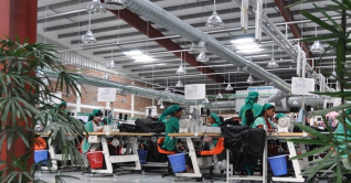 পোশাক রপ্তানিতে ভিয়েতনামকে ফের ছাড়িয়ে গেছে বাংলাদেশ