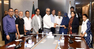 মৃত তিন পোশাক শ্রমিকের জন্য বিজিএমইএ-র আর্থিক সহায়তা মৃত তিন পোশাক শ্রমিকের জন্য বিজিএমইএ-র আর্থিক সহায়তা