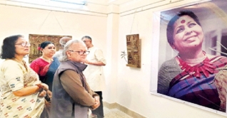 প্রিয়ভাষিণীকে নিয়ে প্রদর্শনী ‘সাজানো বাগান’ চলছে শিল্পাঙ্গনে