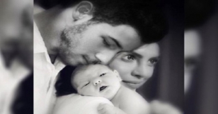সন্তান কোলে প্রিয়ঙ্কা-নিক?