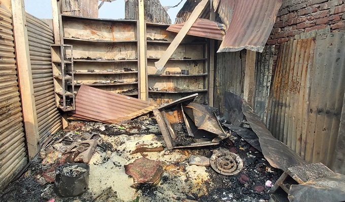 ফরিদপুরে অগ্নিকাণ্ডে মা-মেয়ের মৃত্যু