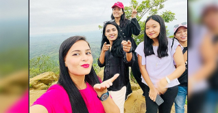 ছুটি কাটিয়ে নারী ফুটবলাররা ফিরছেন ক্যাম্পে ছুটি কাটিয়ে নারী ফুটবলাররা ফিরছেন ক্যাম্পে