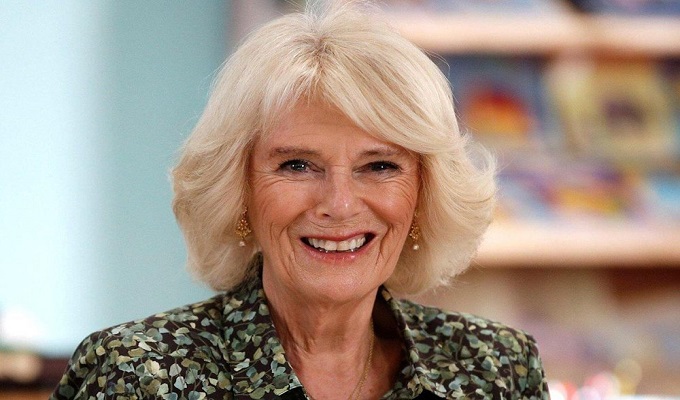 ব্রিটেনের রাণী দ্বিতীয় এলিজাবেথ তার পুত্রবধূ ক্যামিলা