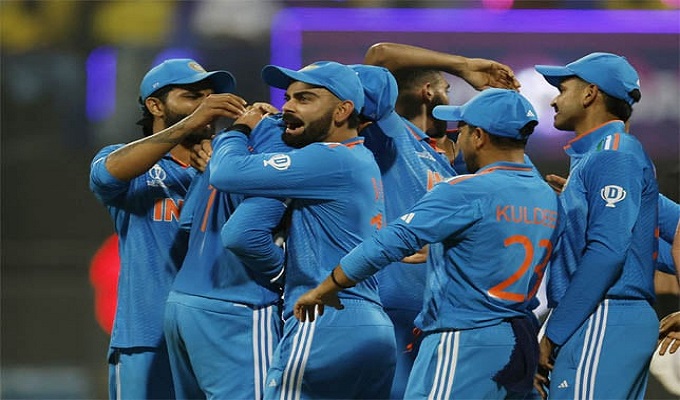 শামির সঙ্গে উল্লাস রোহিতের।