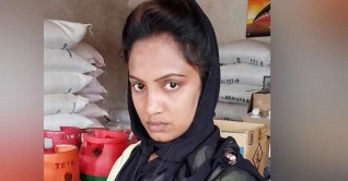 যশোরে ভূয়া নারী ম্যাজিস্ট্রেট আটক