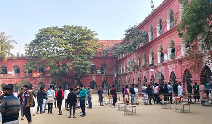 দ্বাদশ জাতীয় সংসদ নির্বাচনে ভোট গ্রহণ চলছে।