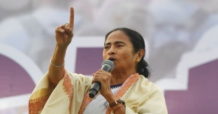 বাংলায় ক’টা গুলি চলেছে? প্রশ্ন মমতার বাংলায় ক’টা গুলি চলেছে? প্রশ্ন মমতার