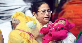 ‘যারা ভোট দিলেন, তারাই নাগরিক নন!’ প্রশ্ন মমতার ‘যারা ভোট দিলেন, তারাই নাগরিক নন!’ প্রশ্ন মমতার
