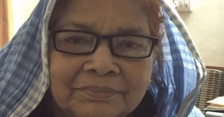 মা এবং আমার সেই নীল সুয়েটার মা এবং আমার সেই নীল সুয়েটার