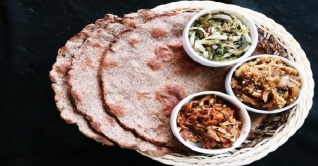 উত্তরবঙ্গের ঐতিহ্যবাহী খাবার ‘কলাই রুটি’ উত্তরবঙ্গের ঐতিহ্যবাহী খাবার ‘কলাই রুটি’