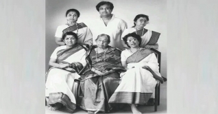 লতা মঙ্গেশকর: সফলতায় পরিপূর্ণ যে জীবন