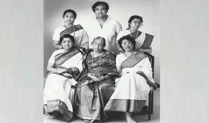 লতা মঙ্গেশকরের পারিবারিক ছবি।