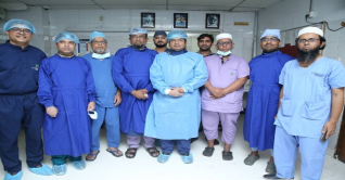 বিএসএমএমইউতে অপারেশন ছাড়া হার্টের ভালভ প্রতিস্থাপন বিএসএমএমইউতে অপারেশন ছাড়া হার্টের ভালভ প্রতিস্থাপন