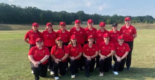 মাত্র ১০ বলেই জয়, নারী ক্রিকেটে বিশ্বরেকর্ড