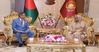 শেখ হাসিনাকে সরকার গঠনের আমন্ত্রণ জানালেন রাষ্ট্রপতি