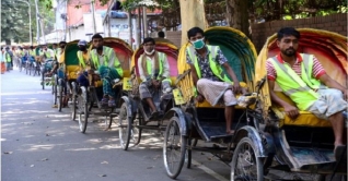 করোনাভাইরাস: লকডাউনে নিম্নআয়ের মানুষের নাভিশ্বাস করোনাভাইরাস: লকডাউনে নিম্নআয়ের মানুষের নাভিশ্বাস