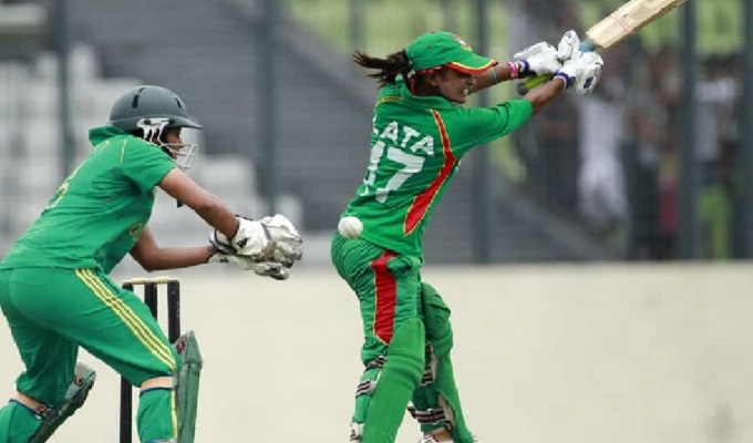 অধিনায়ক লতা মন্ডল