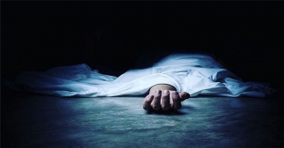 এক রুমে স্ত্রীর লাশ অন্য রুমে স্বামীর