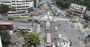 শাহবাগে বাসের ধাক্কায় নারীর প্রাণহানি শাহবাগে বাসের ধাক্কায় নারীর প্রাণহানি