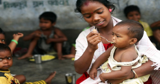 বিশ্বে তিনজন শিশুর দুইজন ভুগছে অপুষ্টিতে