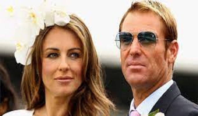 শেন ওয়ার্নের সাথে এলিজাবেথ হার্লি। 